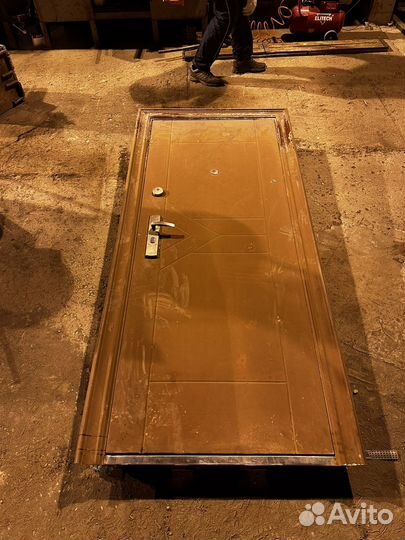 Дверь входная металлическая