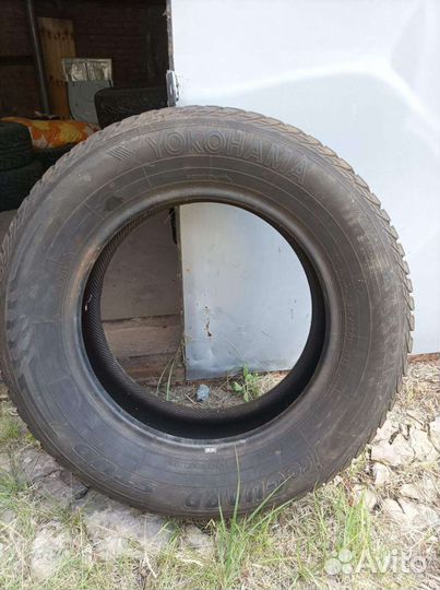 Yokohama IceGuard Stud IG65 215/65 R16