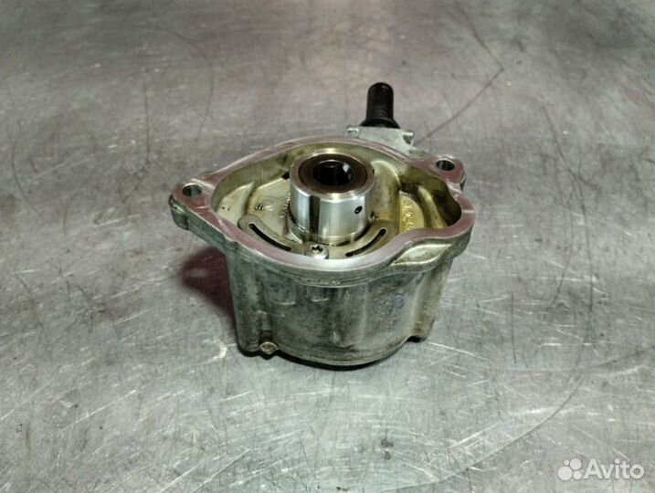 Насос вакуумный Mercedes C-Class W204 OM651 2.2