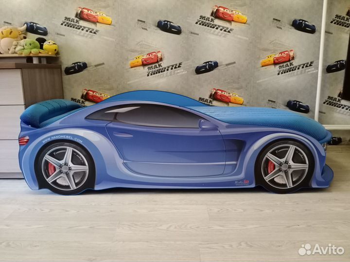 Детская кровать машина