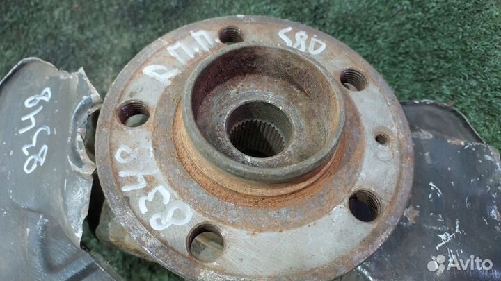 Кулак передний правый 2.9 турбо Volvo S80