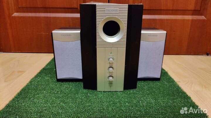 Сабвуфер с колонками Microlab M890