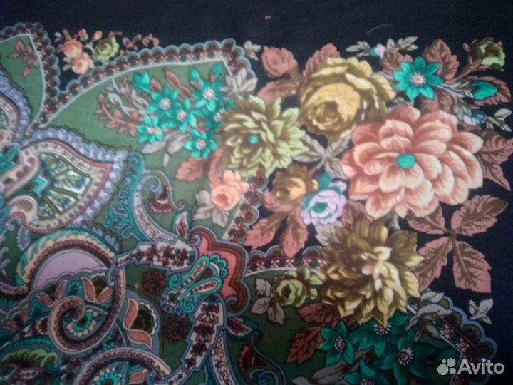 Павловопосадский шерстяной платок