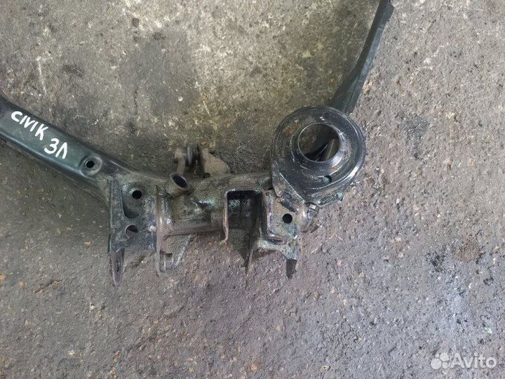 Рычаг подвески задний левый Honda Civic 2008