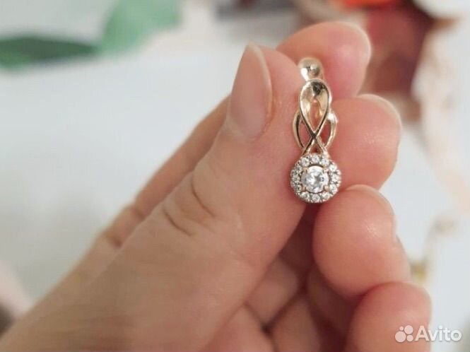 Золотые серьги с фианитами