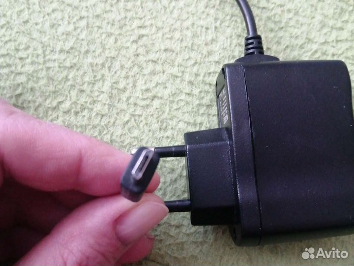 Зарядное устройство для телефона. Микро USB
