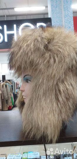 Шапка из меха енота