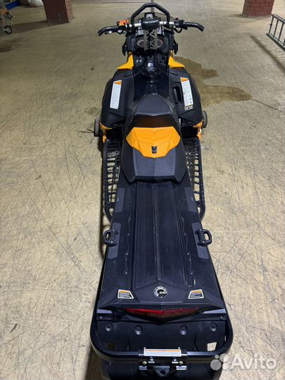 BRP Ski-Doo Summit SP 154 800R etec