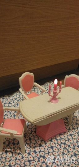 Мебель и холодильник