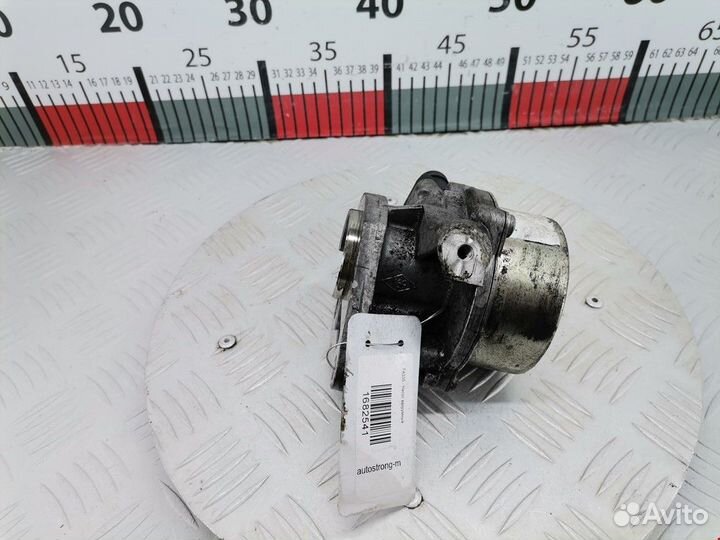 Насос вакуумный Renault Megane 2 рест. 2010