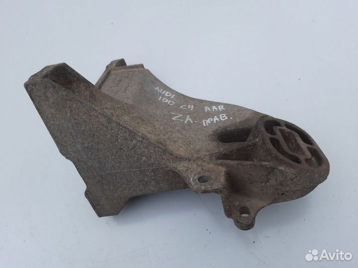 Кронштейн двигателя правый Audi 100 C4 1991-1994