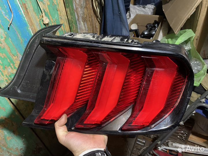 Фонарь задний правый на mustang 6 рест