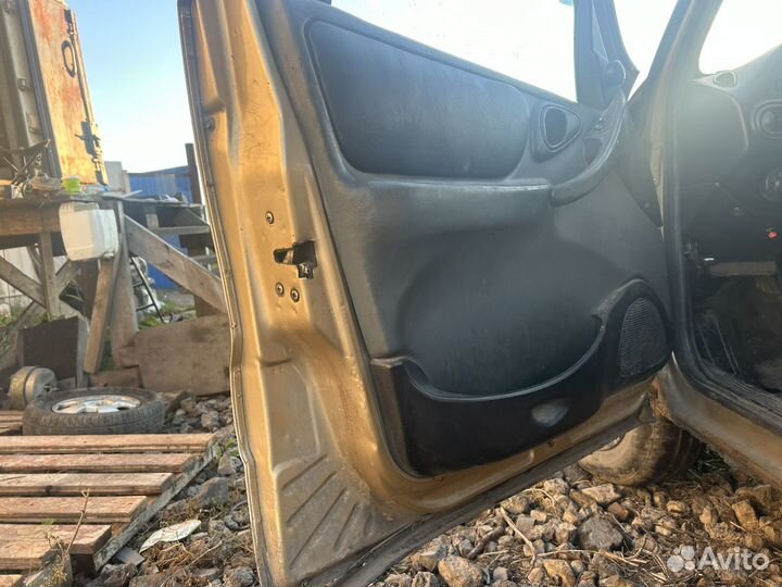 Дверь передняя левая на chevrolet niva