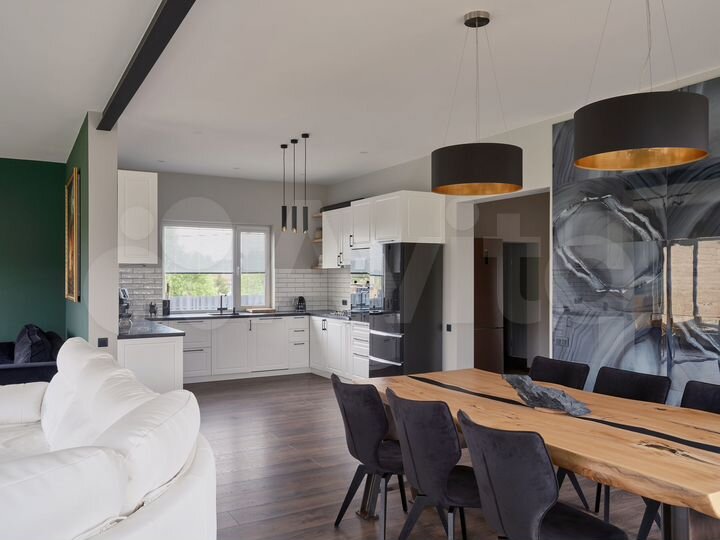 Дом 342 м² на участке 12 сот.