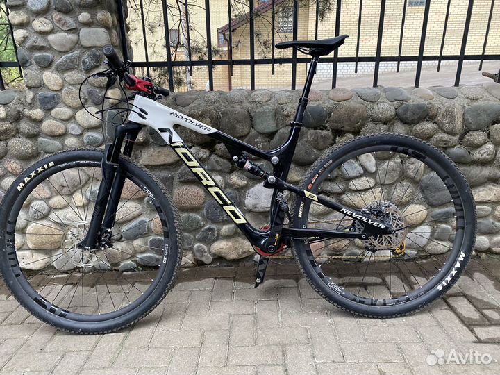 Карбоновый двухподвесный велосипед