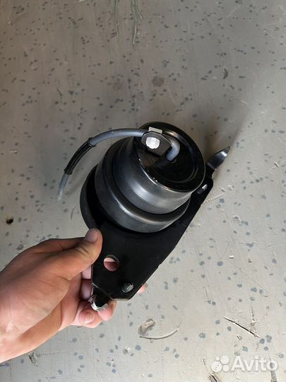 Подушка двигателя toyota land cruiser 200