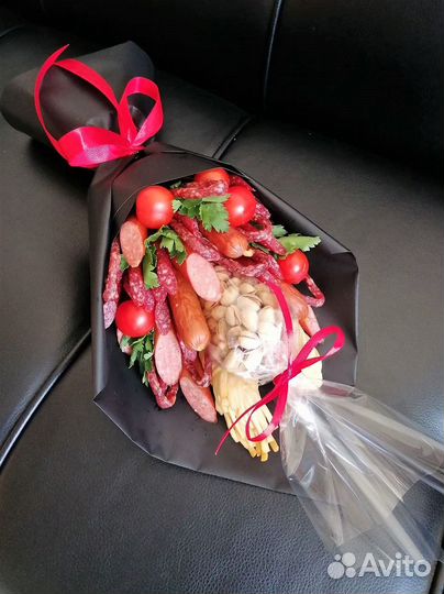 Букеты из колбасы и сыра вкусный подарок Казань