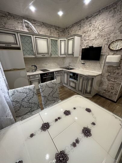 2-к. квартира, 57 м², 6/10 эт.