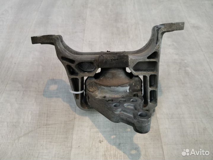 Опора двигателя правая Mazda 3 BK 1.6 Z6 2006