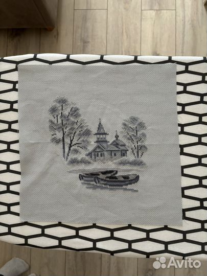 Готовая вышивка крестом без оформления