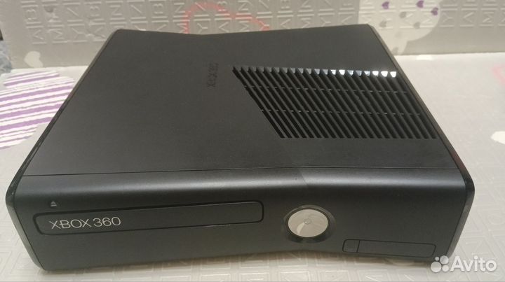 Xbox 360E Freeboot 250 Gb 2 геймпада + Kinect