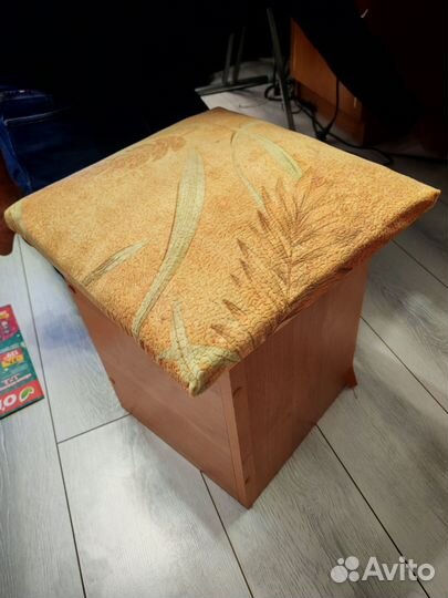 Туалетный столик с зеркалом бу и пуфик