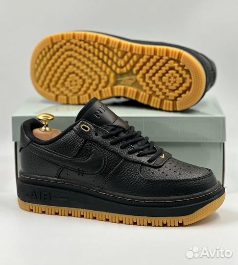 Мужские кроссовки Nike Air Force 1 Lux чёрные