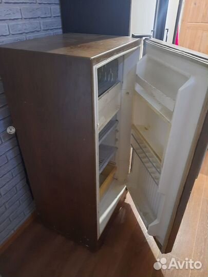 Холодильник бу Свияга маленький 120см