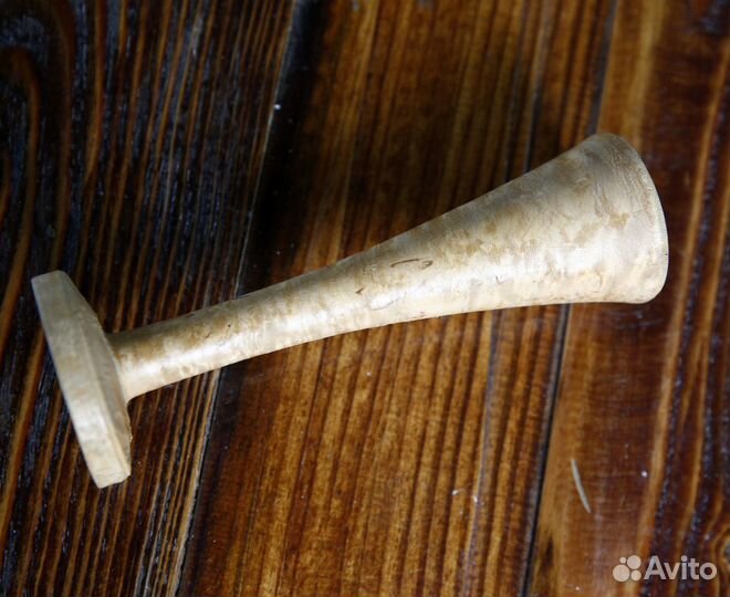 Высокая рюмка и карельской березы