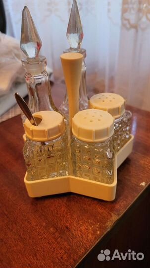 Хлебница вязанная/поднос метелический/солоничка