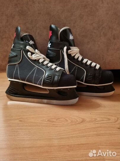 Коньки хоккейные