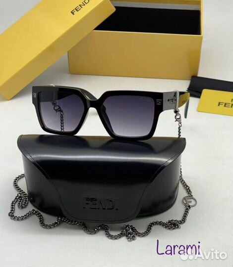 Солнцезащитные очки Fendi