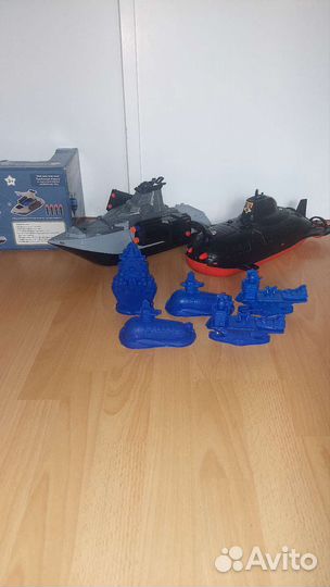 Катер,подводн лодка с торпедами