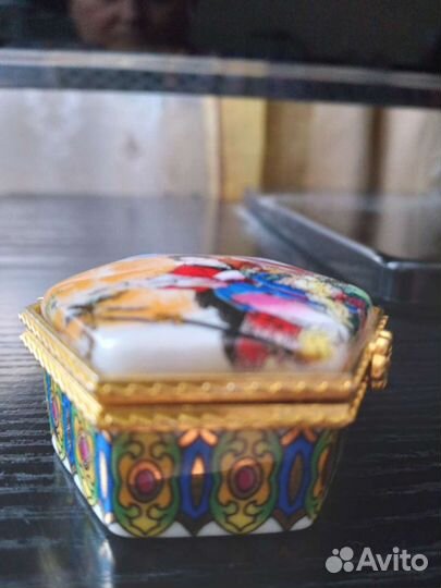 Шкатулка фарфор