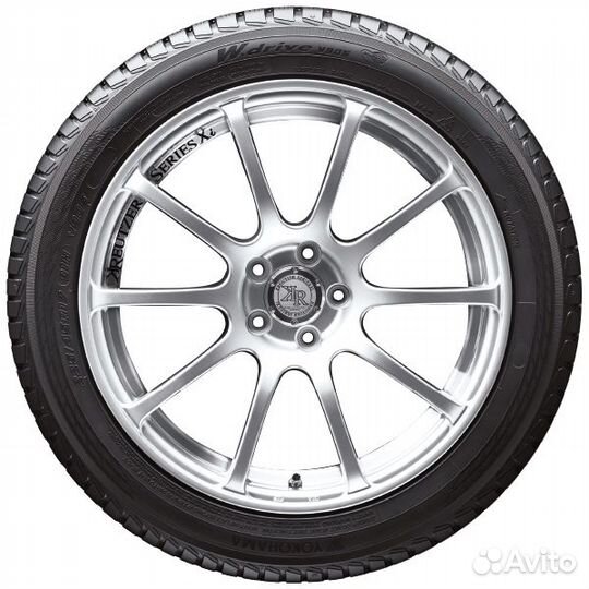 Yokohama BluEarth Winter V905 295/40 R21 111V
