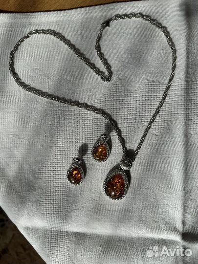 Комплект с янтарем