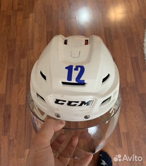 Хоккейный шлем