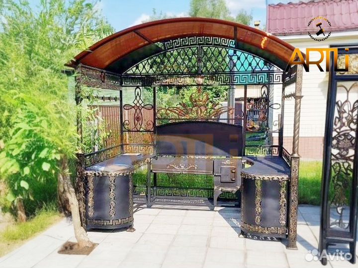 Кованый большой мангал с крышей 