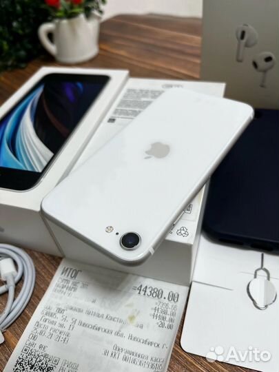iPhone SE 2020 128гб