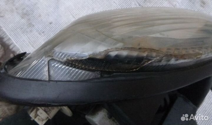 Ситроен Ксара Пикассо фара передняя правая