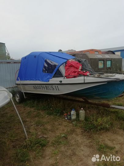 Лодка с мотором