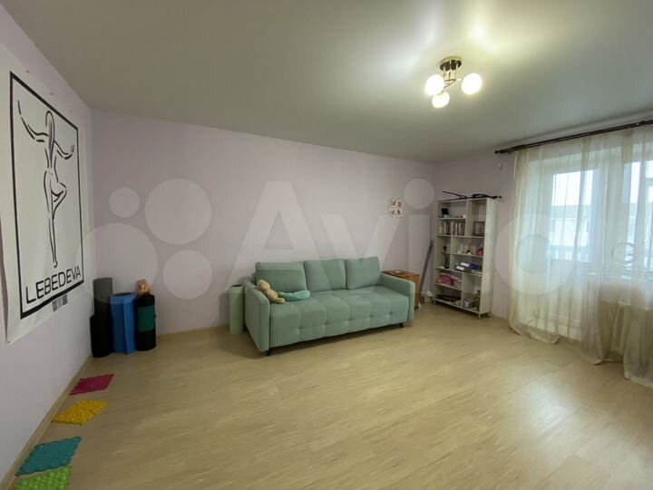 2-к. квартира, 83 м², 8/8 эт.