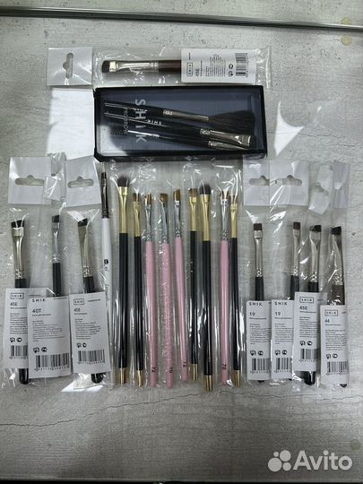 Кисти для бровей и макияжа