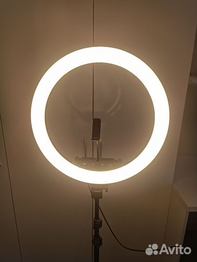 Кольцевая лампа со штативом