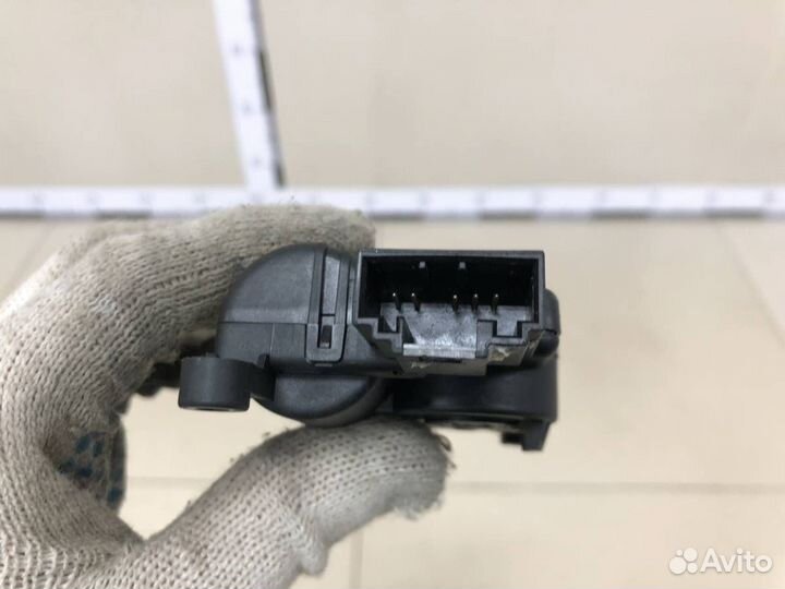 Моторчик заслонки печки Skoda Octavia A7 2013