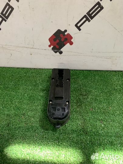 Блок управления стеклоподъемниками Opel Astra H