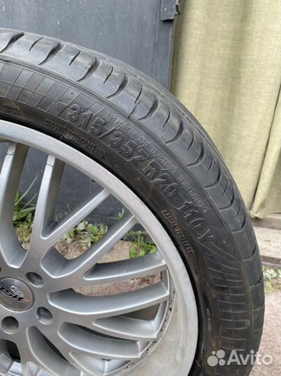 Продам комплект Колес r20