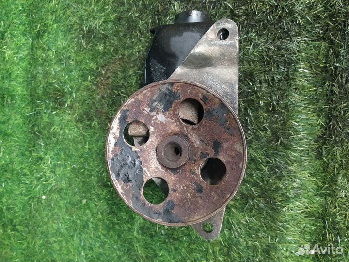 Насос гидроусилитель руля Toyota Avensis