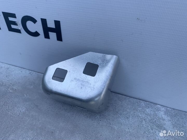 Кронштейн переднего бампера A2136202800