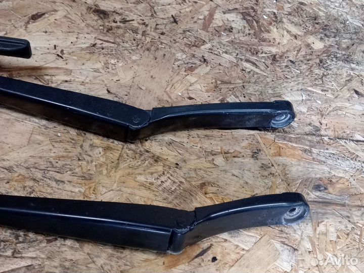 Поводок стеклоочистителя skoda octavia A5